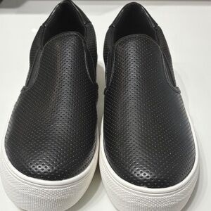 ✨ Sleek Black Slip-On Sneakers ✨